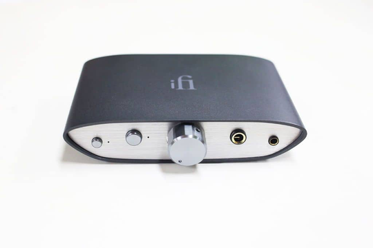 iFi Zen DAC, kuulokevahvistin, esivahvistin